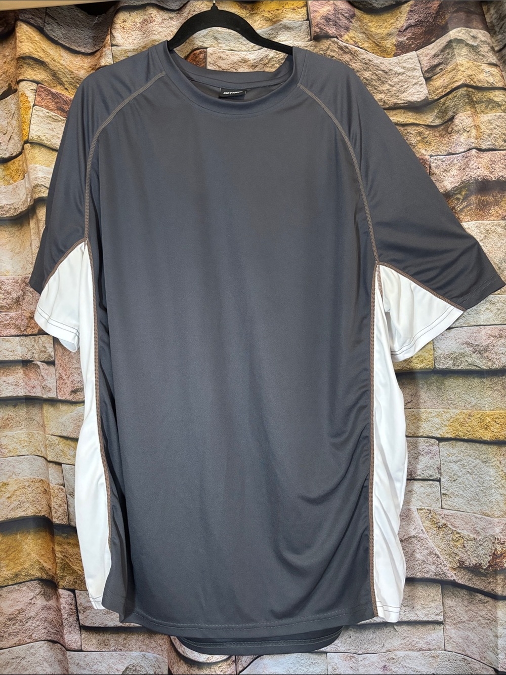 Big and tall men’s Gray & White Short Sleeve Swim Shirt Lightweight Rash Guard